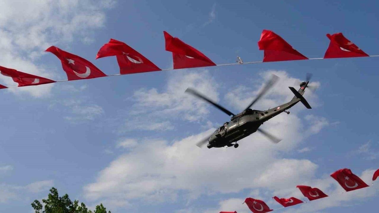 aninin-fethinin-962-yil-donumunde-celik-kanatlarin-gosterisi-nefes-kesti.jpg aninin-fethinin-962-yil-donumunde-celik-kanatlarin-gosterisi-nefes-kesti.jpg